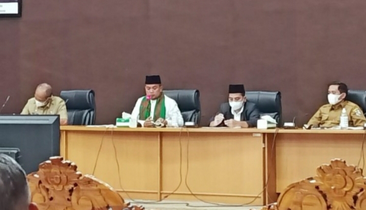 Hari Pertama Bertugas, Bupati Zukri Ajak Semua OPD Rapat Satukan Persepsi Membangun Daerah