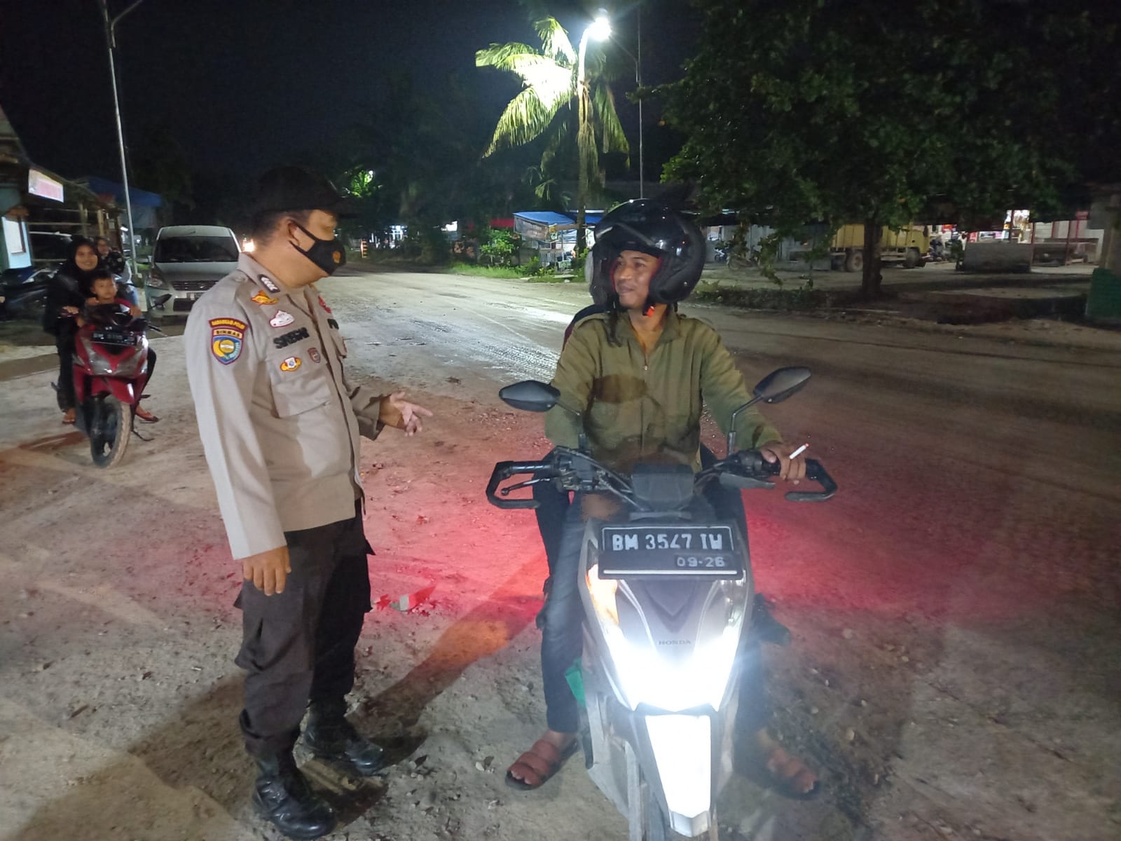 Rutin Patroli Siang Malam, Polsubsektor Pelalawan: Agar Kamtibmas Aman dan Kondusif