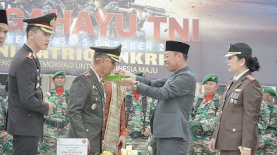 Bupati Rohil Afrizal Sintong Hadiri Upacara HUT TNI Ke-78