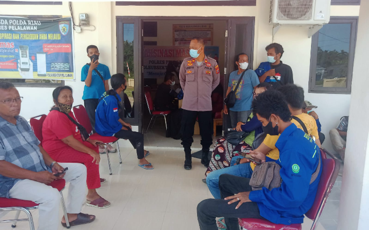 Kepolisian Subsektor (Polsubsektor) Pelalawan Aktif Menggelar Vaksinasi Massal, Iptu Legito: Agar Kekebalan Tubuh Warga Meningkat Terhindar Dari Penyebaran Covid-19