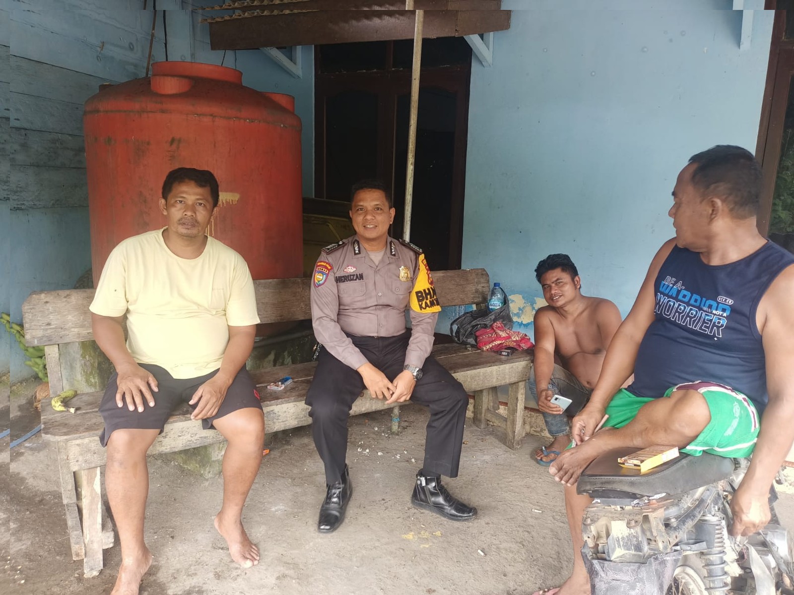 JALIN SILATURAHMI BHABINKAMTIBMAS BRIPKA HERUZAN SAMBANG MASYARAKAT DESA DELIK KEC.PELALAWAN