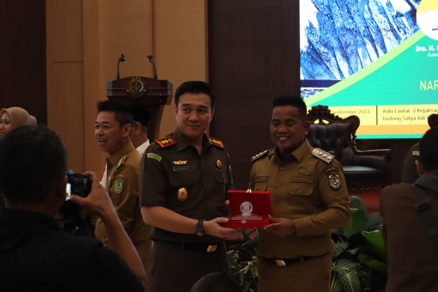 Kejari Pelalawan dan Bupati H Zukri Hadiri FGD Jaga Zona Pertanian Dan Perekonomian Serta Industri 'Jaga Zapin'