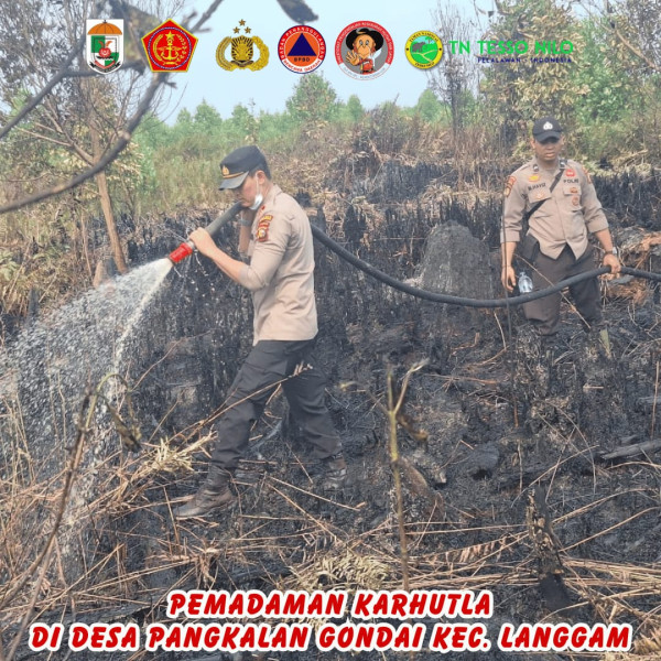 Respon cepat tim gabungan Polsek langgam melakukan Verifikasi karhutla melalui Darboard lancang kuning di desa Pangkalan Gondai kabupaten Pelalawan